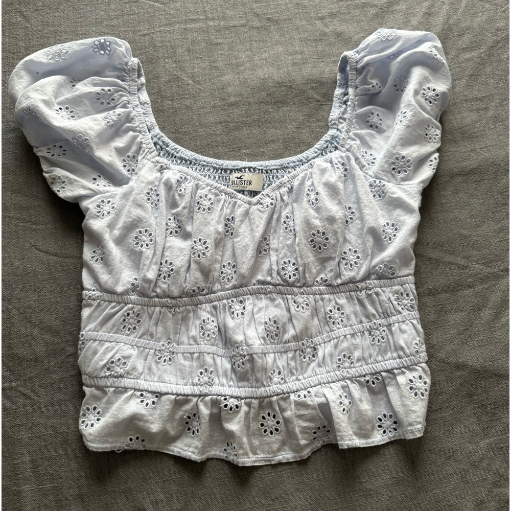 Hollister top